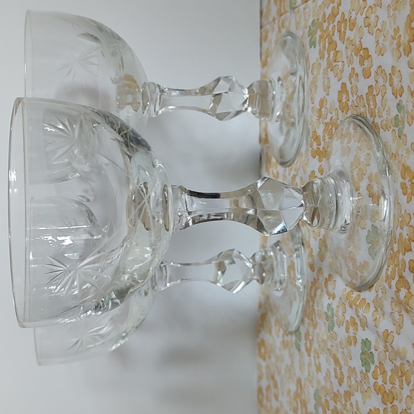 Vintage etched glassware white wine stemware - Picture 6 of 9